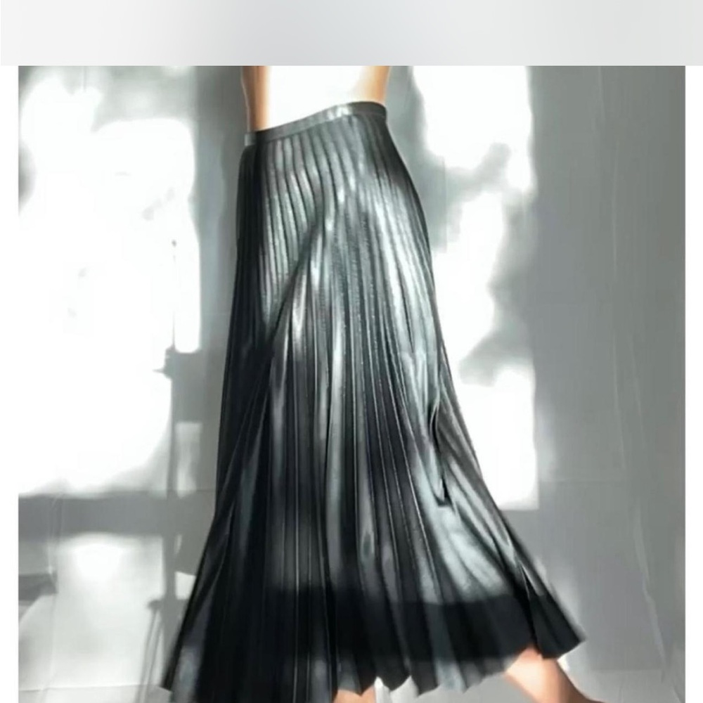 Zara Green A-Line Pleated Midi Skirt